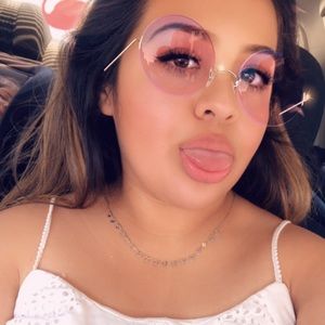 Meet your Posher, Taylor